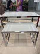 Stoliki szklane ekspozycyjne 