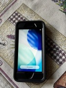 iPhone SE 2020 (II gen) 256GB czarny + opancerzenie Otterbox Defender