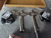 Zestaw kluczy budowlanych z manometrem 