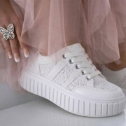 Buty adidasy modne stylowe sneakersy z dodatkiem koronki r. 37
