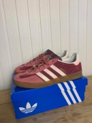 Używane tenisowki damskie adidas gazelle indoor burgundowe 40 2/3