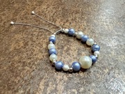 Bransoletka z koralików akrylowych - perełki syntetyczne