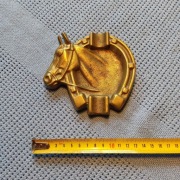 Popielniczka mosiężna podkowa z koniem.