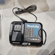 Ładowarka Makita DC10SA 10,8 V 