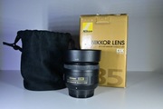 Obiektyw Nikon 35 mm f 1,8 DX + etui, karton, filtr UV, instrukcja 