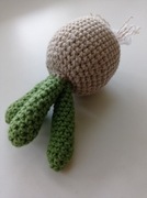 owoce i warzywa na szydełku Amigurumi - cebula