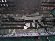 Wiatrówka Crosman AK1 Full Auto + kolimator + torba