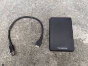 Dysk zewnętrzny Toshiba USB 3.0 1TB – stan bardzo dobry!