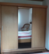 Duża szafa - bez widocznych uszkodzeń