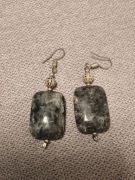 Kolczyk z kamieniem labradoryt (szary) prawdziwe cacuszko