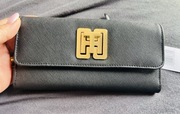 Tommy Hilfiger elegancki portfel ze skóry ekologicznej.