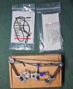 Metalowy mini łuk bloczkowy, zabawka, brelok kolekcjonerski