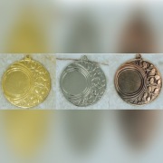 Medale , medal 5 cm + szarfa biało-czerwona gratis