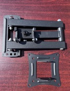 Uchwyt ścienny do TV/monitor Grifema 100x100 – regulowany, nowy