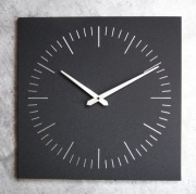 Oryginalny zegar ręcznie grawerowany na blasze 50x50cm