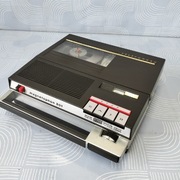 Stary magnetofon szpulowy Telefunken