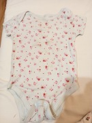 Body białe w różowe kwiatuszki 80-86cm