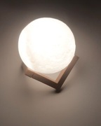 Lampka nocna w kształcie księżyca