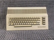 Commodore 64 C sprawny z dodatkami