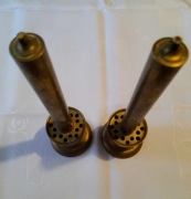 Para świeczników olejowych.