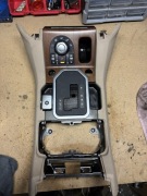 Środkowa konsola Land Rover LR4