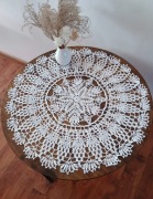 Biała, szydelkowa serwetka, średnica ok 60 cm