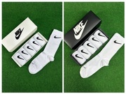 Nike Wysokie Białe Skarpety Boks 35-38(5 par)Dri-Fit