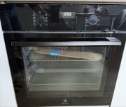 Piekarnik do zabudowy Electrolux EOF5C50Z SurroundCook – czarny