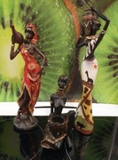 FIGURKI Z ŻYWICY AFRYKAŃSKIE KOBIETY 3 STATUETKI DO DOMU BIURA