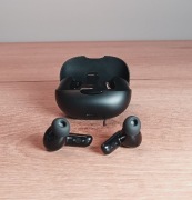 Eleganckie czarne słuchawki bezprzewodowe Puqo EV68