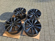 Czarne aluminiowe felgi 17 cali. Jak NOWE. (5x114,3)