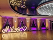 Napis Miłość*ciężki dym*fontanny iskier*LED*neon