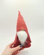 Skrzat gnom krasnal krasnoludek czerowny z brodą dekoracja świąteczna 