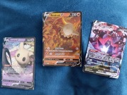 Trzy Karty Pokemon .