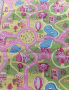 Dywanik do pokoju dziewczynki.