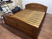 Sprzedam łóżko z szafkami nocnymi