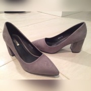 Szpilki szare, czółenka Deezee