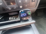 Transmiter FM Bluetooth do samochodu – ładowarka USB, zestaw głośnomówiący