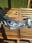 Toyota Prius plus Lift 2015-  lampa przednia prawa halogen LED DRL lewy 