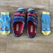 kapcie i skarpetki w rozmiarze 33