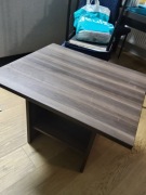 Stolik kawowy brązowy 