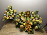 Kompozycja stroik komplet wiązanka kwiaty na cmentarz z Zającem