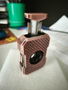 Metalowe nożyczki do cygar w kształcie litery V