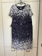 Elegancka sukienka wzorzysta granatowa biała 44/XXL