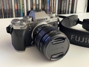 Aparat FujiFilm X-T5 srebrny, body, dodatkowa bateria, karty SDXC