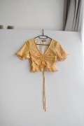 żółta bluzka w kwiaty ściągacz bluzka XS crop top