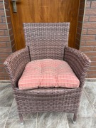 Wiklinowe krzesło z poduszką