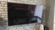 42" Full HD LED Smart TV supporting Magic Motion Remote Control