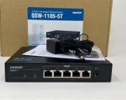 Przełącznik Qnap QSW-1105-5T 5 portów 2.5 Gb