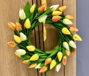 Kwiatowy wianek na drzwi tulipany 40 cm